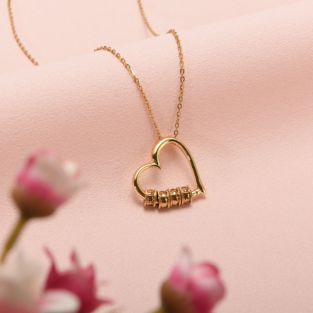Heart of Our Family – Personalized Necklace with A Dozen Roses Box