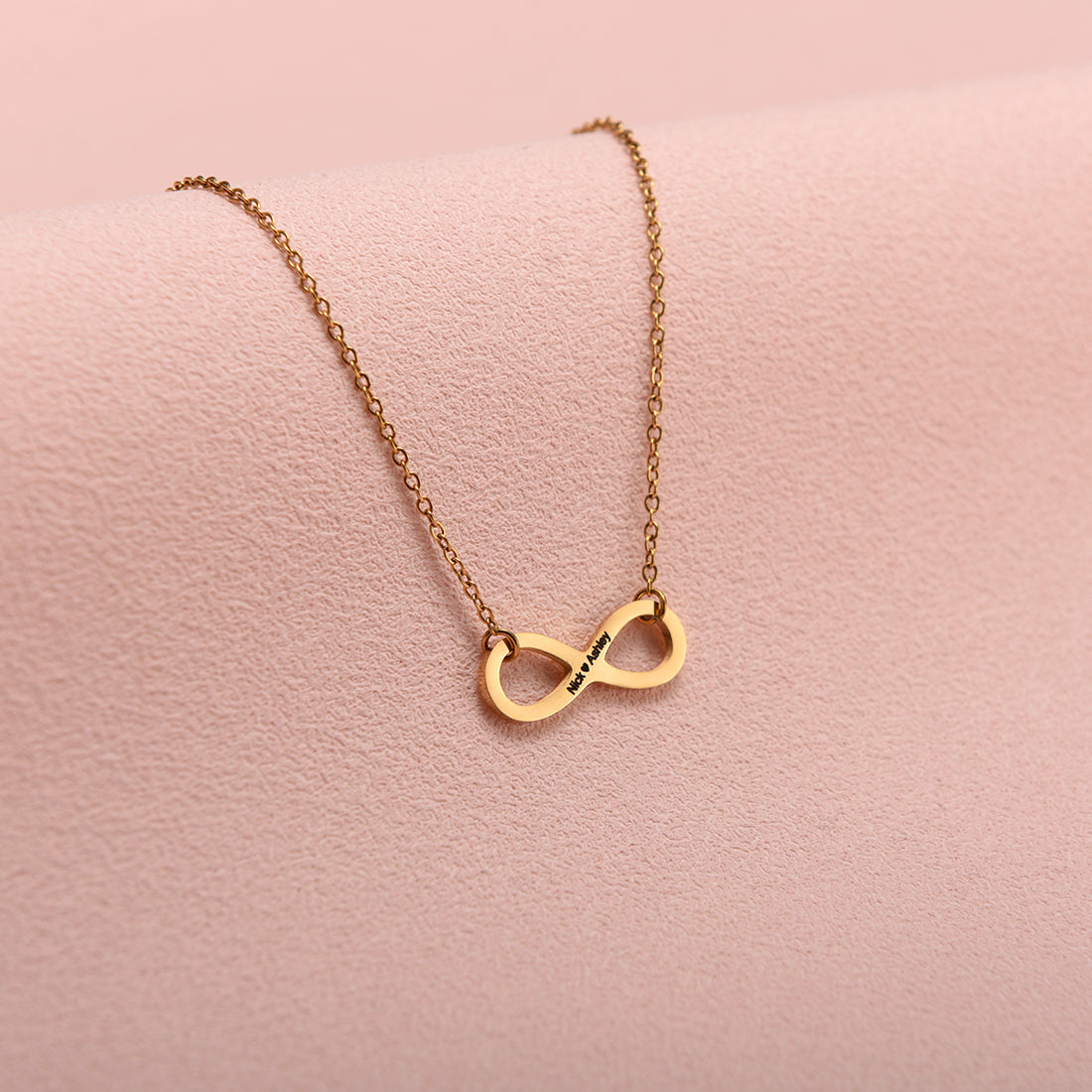 "Forever Connected" - Necklace with Custom Engraving in Luxury LED Box